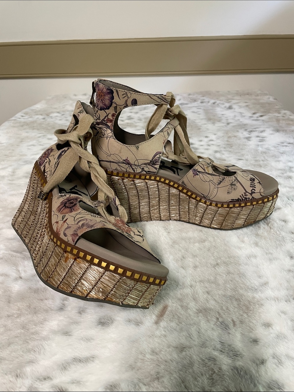 Platform Floral Lace-Up Leather Sandals 8 1/2